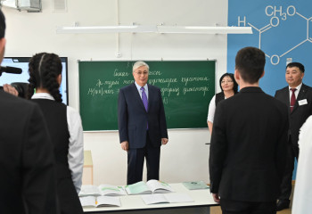 Президент посетил новую сельскую школу в Жамбылской области
