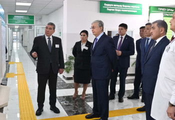 Мемлекет басшысы Сарыкемер ауылындағы жаңа емханаға барды