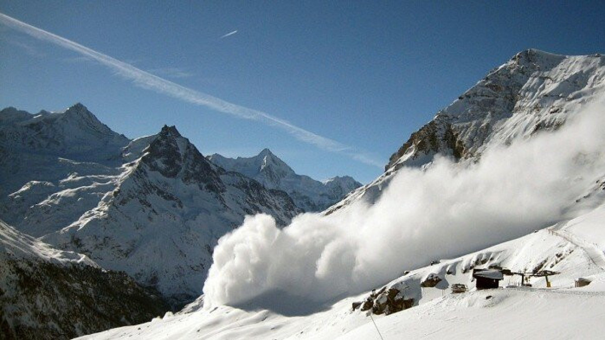 Десять человек стали жертвами схода лавин в Альпах