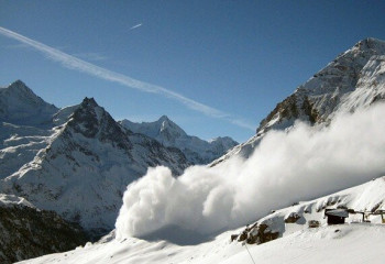 Десять человек стали жертвами схода лавин в Альпах