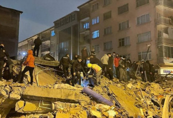 Растет число погибших в результате землетрясения в Турции