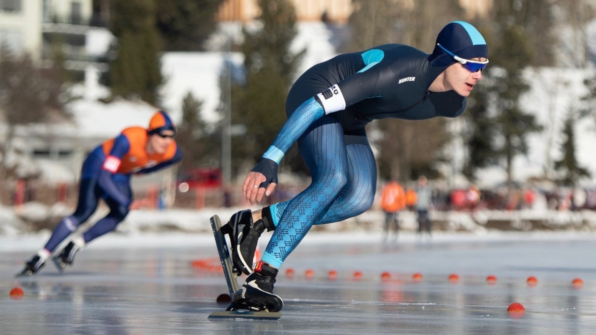 Казахстанские конькобежцы завоевали еще две медали на Кубке мира