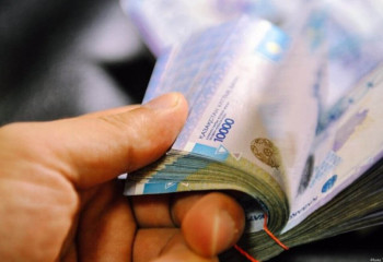 Шымкент қалалық білім басқарма қызметкері парамен ұсталды