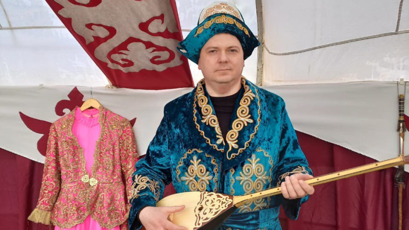  кейіпкердің жеке мұрағатынан 