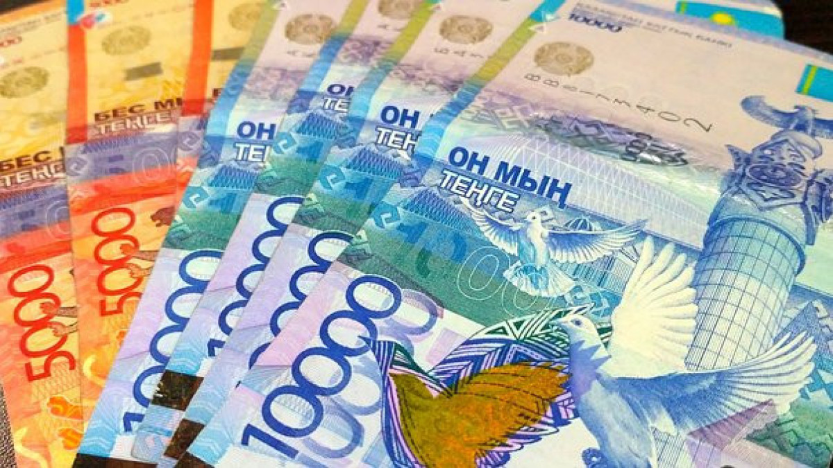 338 тысяч тенге составила средняя номинальная зарплата в Казахстане