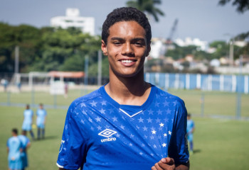 Сын Рональдиньо будет играть за молодёжную команду 