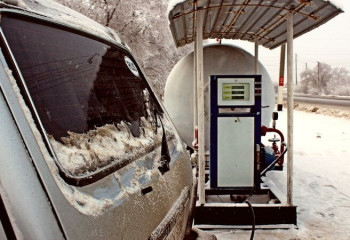 Жители Уральска жалуются на отсутствие газа на заправках