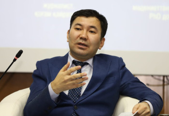 Билікті сынаған дұрыс, сыбаған қате – Абылайхан Қалназаров