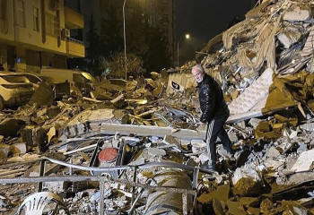 Түркияда зілзала құрбандарының саны 7 мыңнан асты