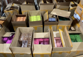 Иностранцы пытались ввезти в Казахстан партию электронных сигарет без документов