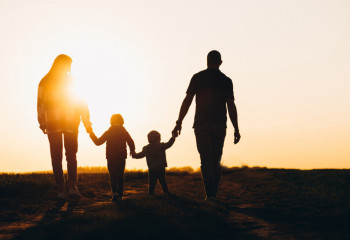 Новых семей в Казахстане становится меньше