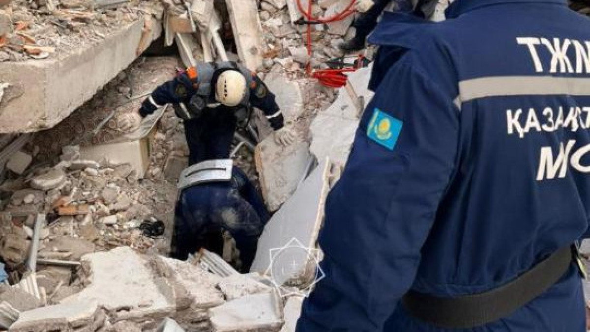 Казахстанские спасатели вытащили из завала еще трех человек в Турции