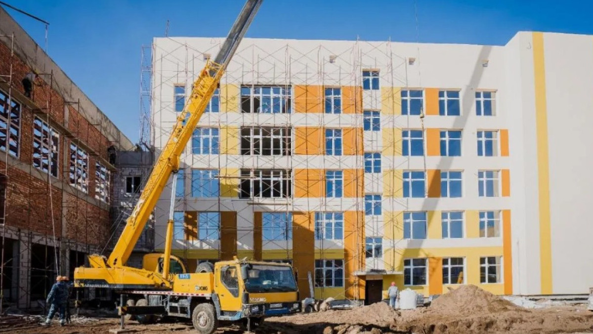Более 400 новых школ построят в Казахстане