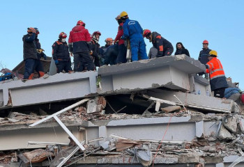 7 человек нашли под завалами в Турции казахстанские спасатели