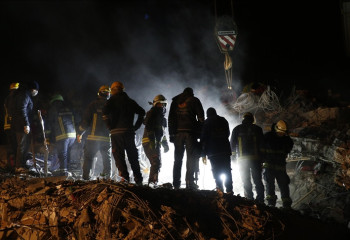 140 часов под завалами: Беременную женщину с братом спасли после землетрясения в Турции