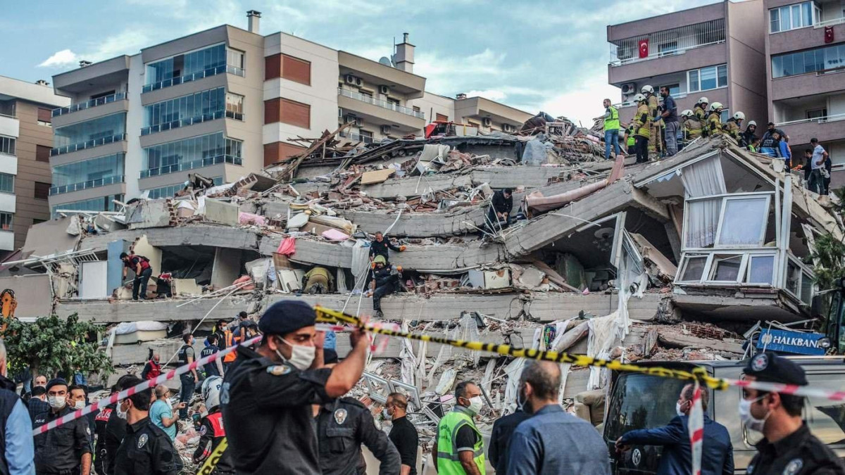 Число погибших при землетрясении в Турции достигло почти 30 тысяч
