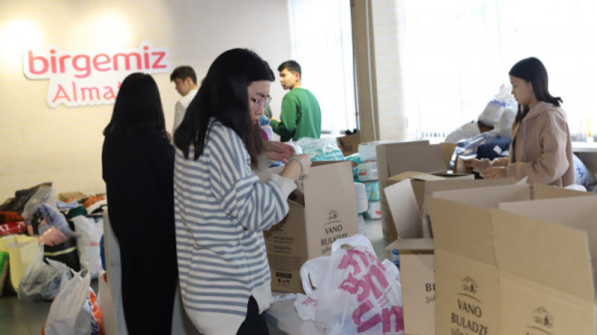 Казахстанцы собрали более 100 тонн гуманитарной помощи Турции