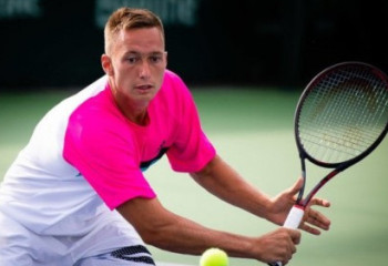 Казахстанские теннисисты Денис Евсеев и Бейбит Жукаев сыграли между собой во Франции