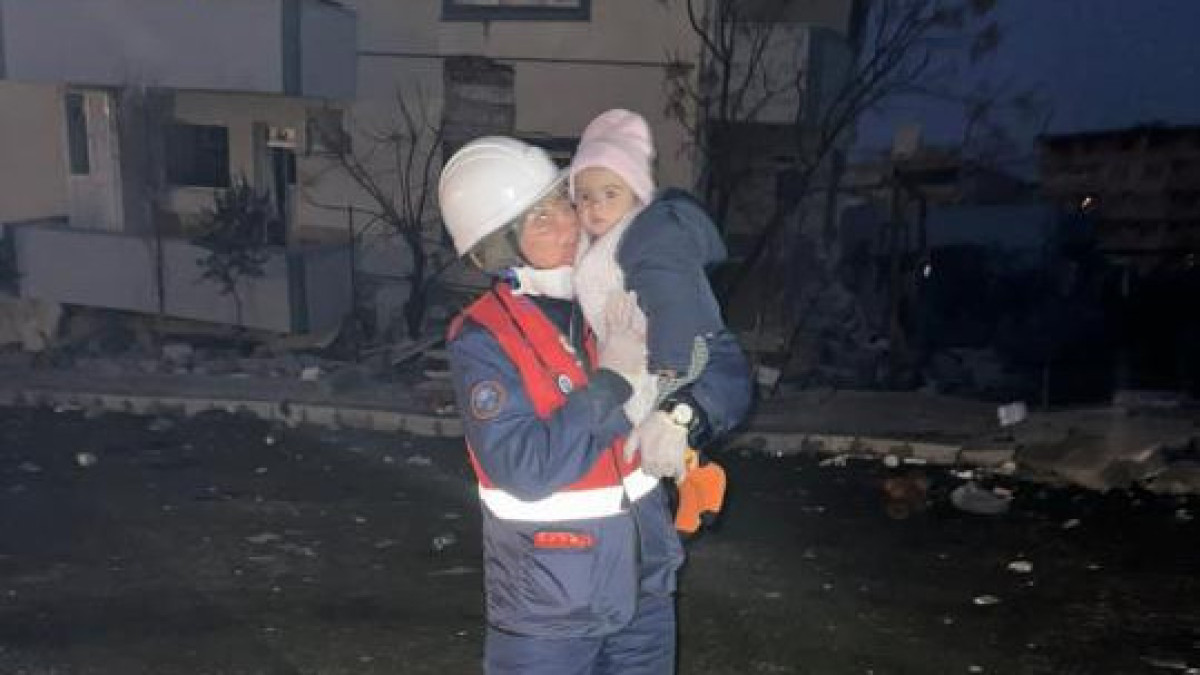 МЧС продолжает поисково-спасательные работы в Турции