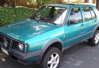 Каждый второй автомобиль в Казахстане старше 20 лет