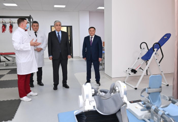 Президент «Viamedis Kokshetau» клиникалық оңалту орталығының жұмысымен танысты
