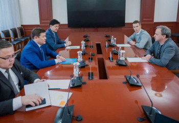 Kazakh Minister of Culture and Sports meets with FIDE president Dvorkovich