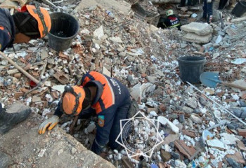 Тела 10 детей извлекли из-под завалов в Турции казахстанские спасатели