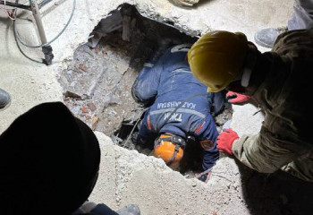 Спасли отца и двоих детей: 20 часов расчищали завалы в Турции казахстанские спасатели