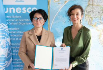 Permanent representative of Kazakhstan presented her credentials to UNESCO Director-General