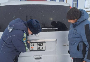 Ақтөбе облысында жалған көлік нөмірімен жүрген шетелдік ұсталды