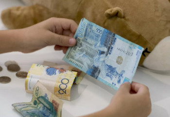 Более 4 млн тенге задолжал алиментщик в Карагандинской области