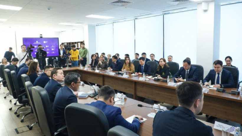  Minister of Information and Social Development 