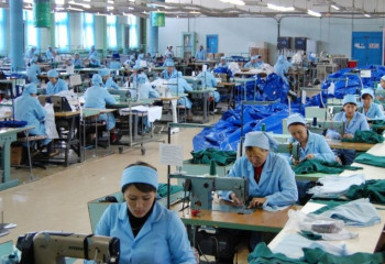 30 тысяч казахстанцев работают в отрасли легкой промышленности