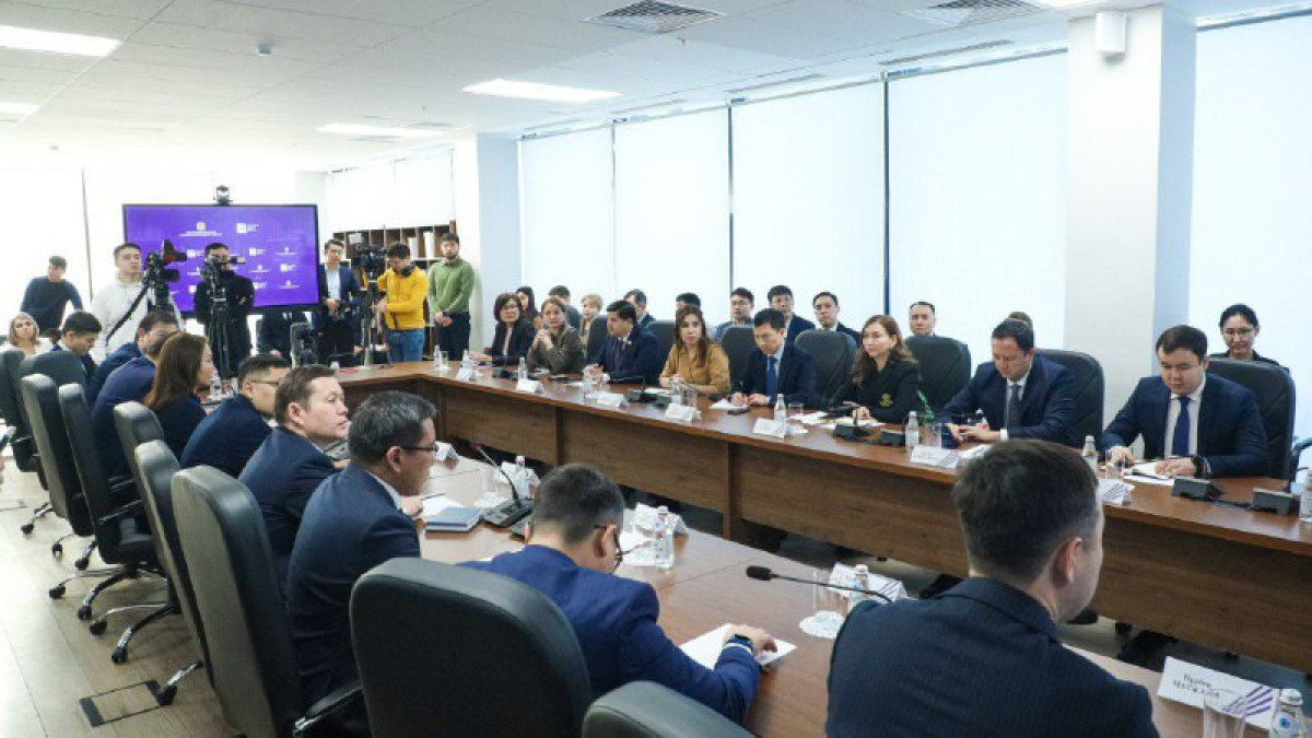  Minister of Information and Social Development 