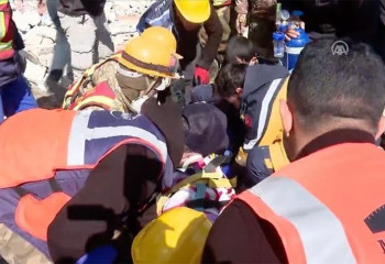 В турецком Хатае на 13-й день после землетрясения спасли трех человек