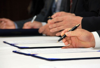 Оппозиционная партия выступила против соглашений с партией власти