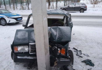 Врезались в столб: ДТП с участием двух машин произошло в Петропавлоске