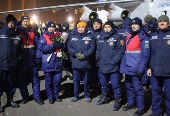 Второй эшелон казахстанских спасателей вернулся из Турции