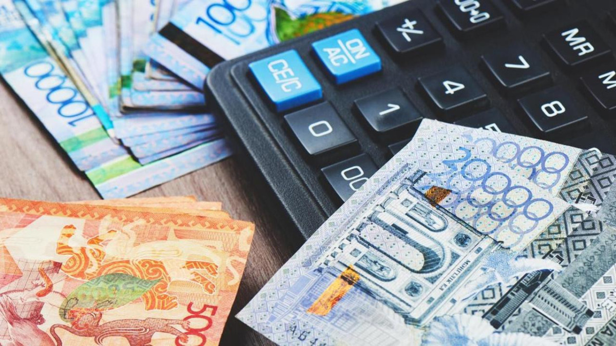 Более 200 млрд тенге составила сумма пенсионных выплат казахстанцам за месяц