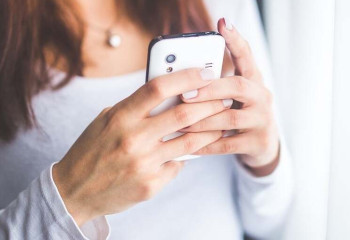 27 тысяч казахстанок обратились за помощью по телефону доверия