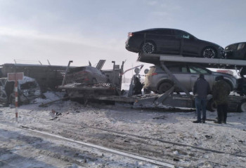 Поезд и автовоз столкнулись в Актюбинской области