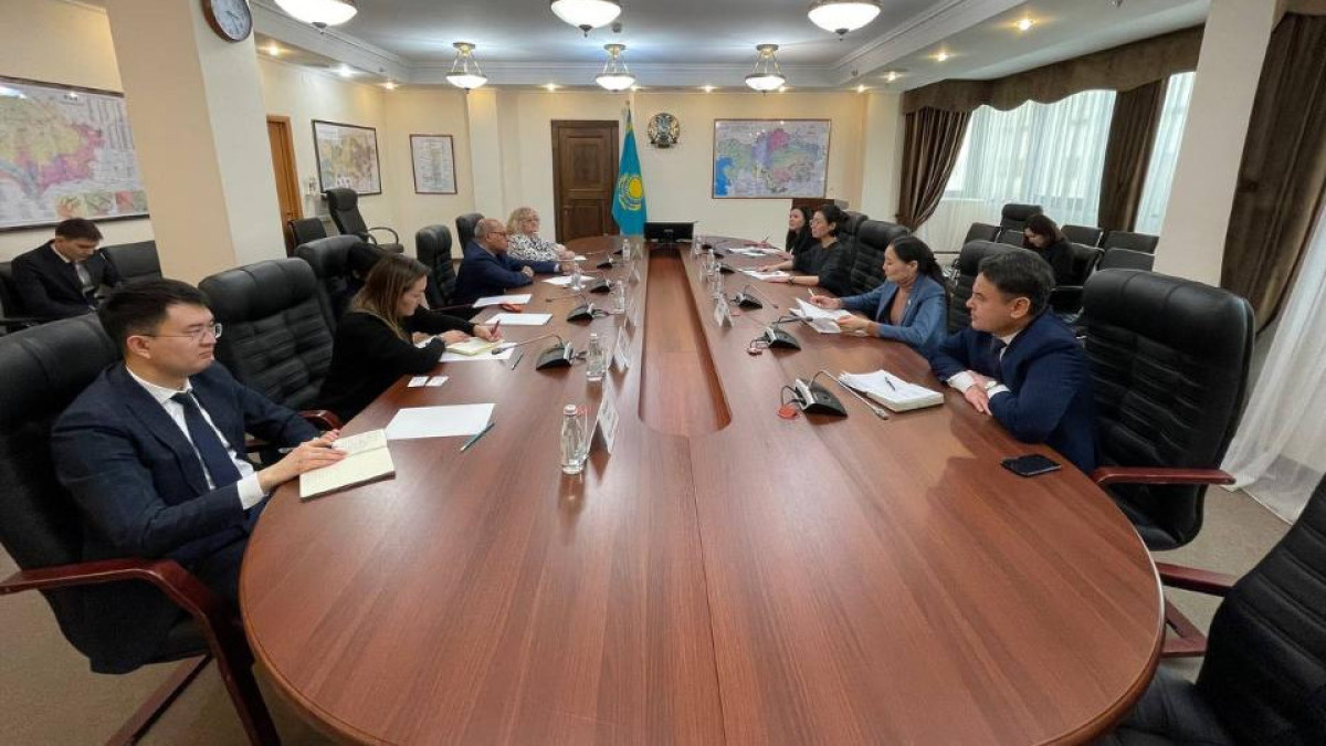 Достижение Казахстаном углеродной нейтральности обсудили в Минэкологии