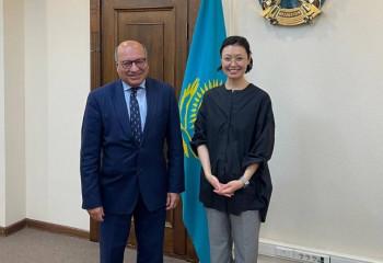 Министр мен кеңесші экология мәселелерін талқылады