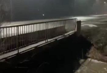 Дорожники предотвратили размыв атотрассы в Алматинской области