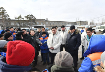 Кандидаты казахстанских партий продолжают встречи с избирателями в регионах