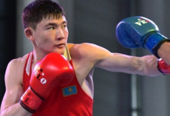 Казахстанский боксер победил испанского чемпиона в Болгарии
