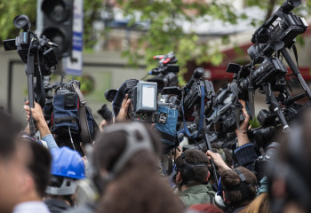 Журналистер мен блогерлерге қатысты қылмыс жасады деген 18 адам ұсталды