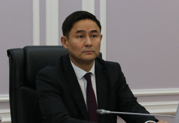 Как казахстанцы уклоняются от уплаты алиментов, рассказал глава Минюста