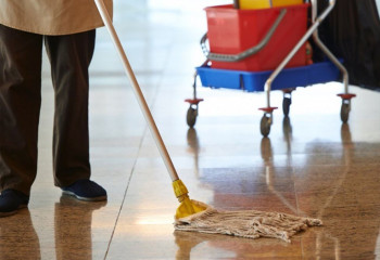 Уборщица украла деньги сотрудника предприятия в Астане