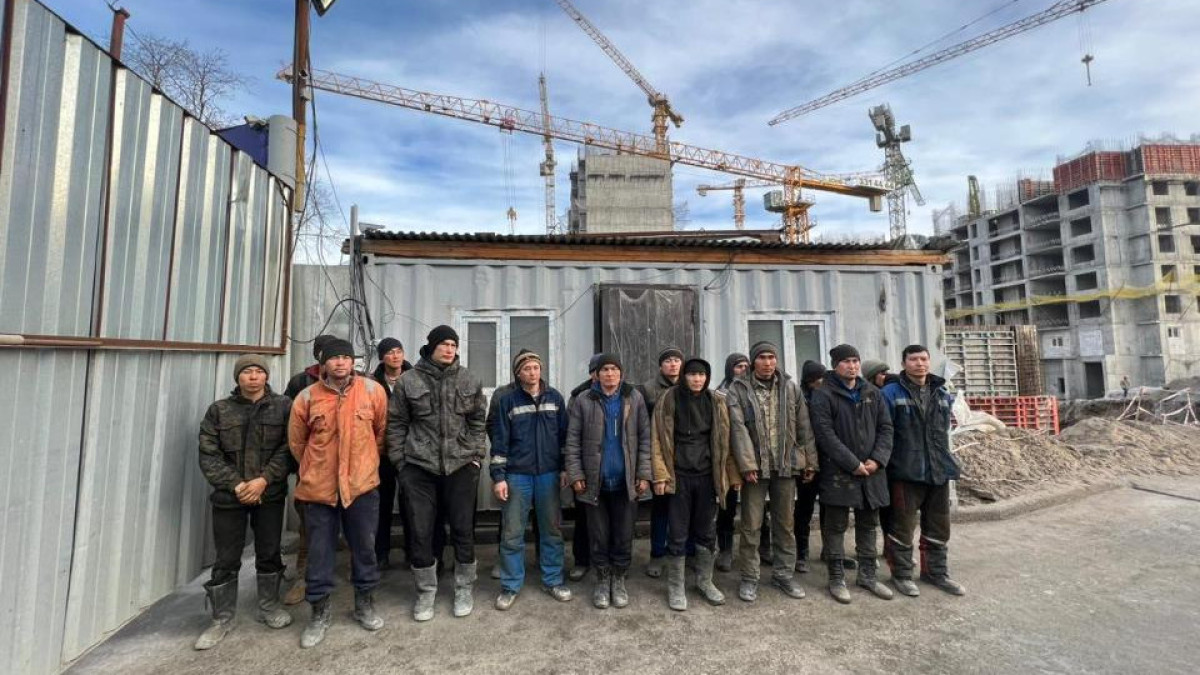 Өзбекстаннан келген заңсыз келімсектер Алматыға неліктен келгендерін айтты